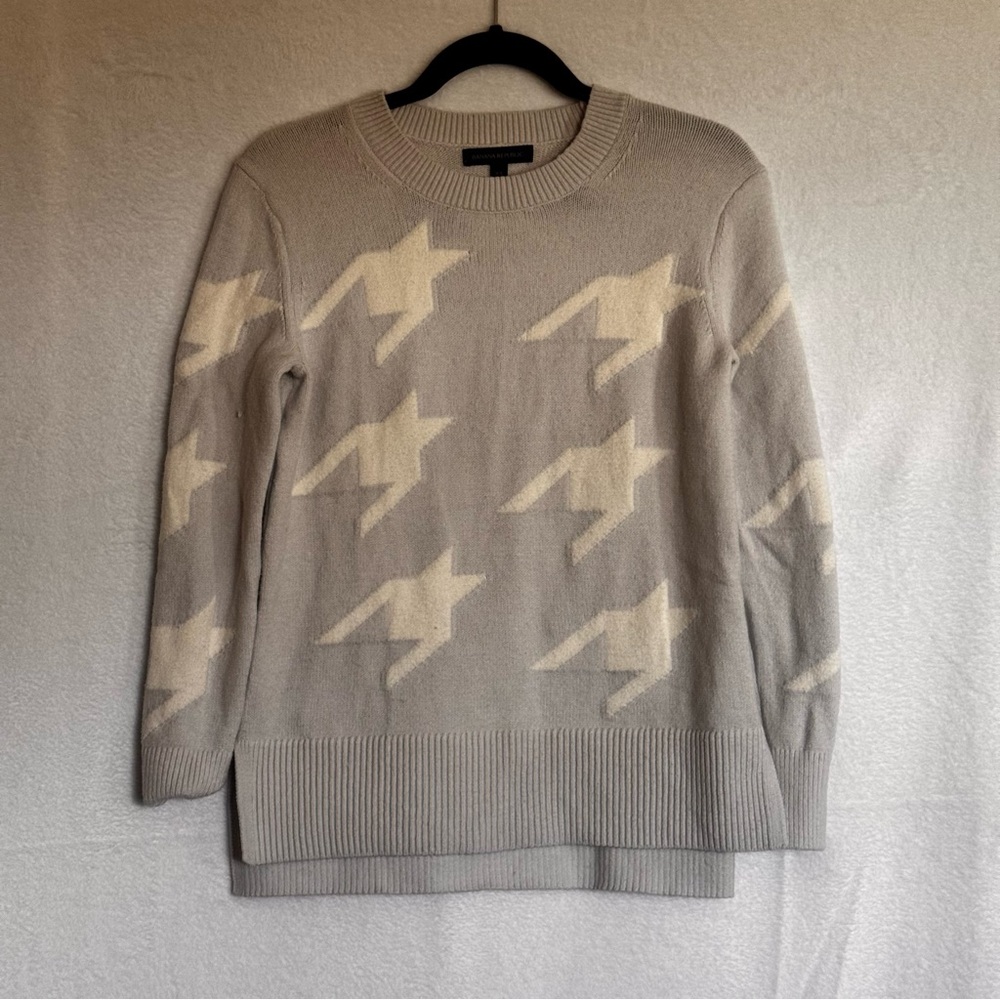 Banana Republic Light Gray Sweater